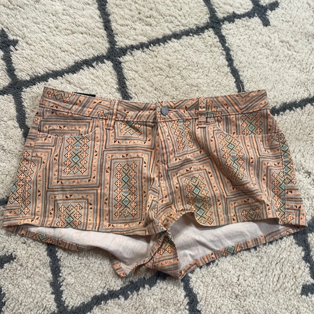 Insight shorts size 7